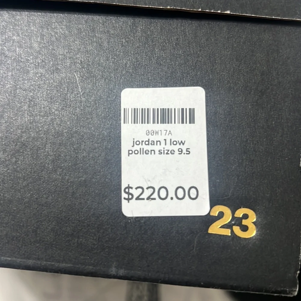 Jordan 1 low pollen size 9.5 - Picture 6 of 6